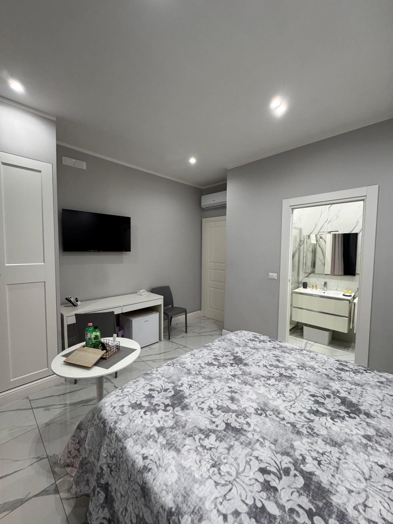 Lady Mary'S Luxury Suites Napoli Eksteriør bilde