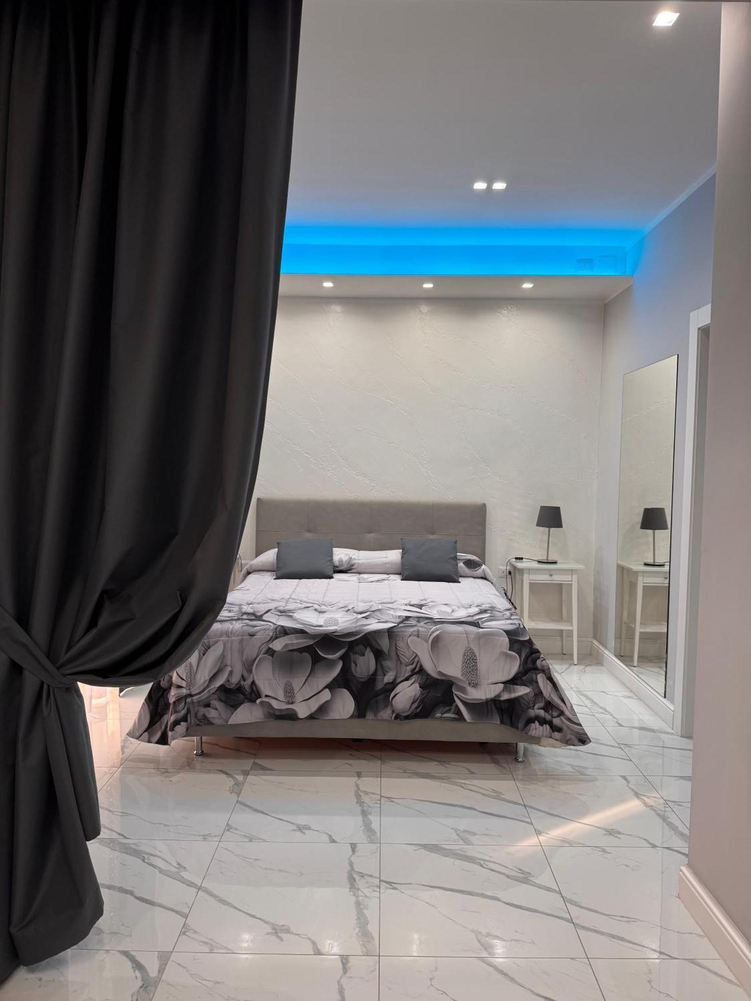 Lady Mary'S Luxury Suites Napoli Eksteriør bilde