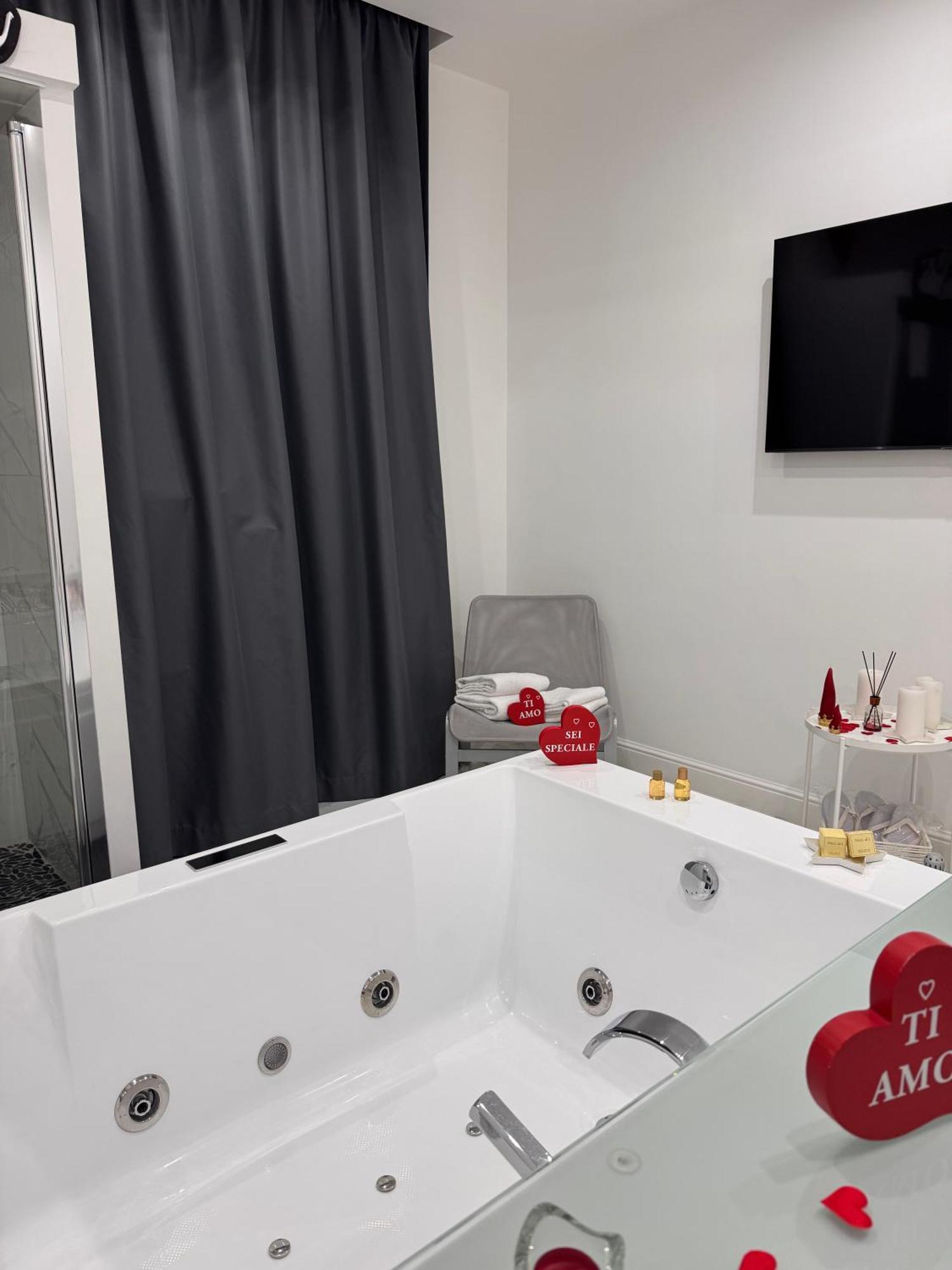 Lady Mary'S Luxury Suites Napoli Eksteriør bilde