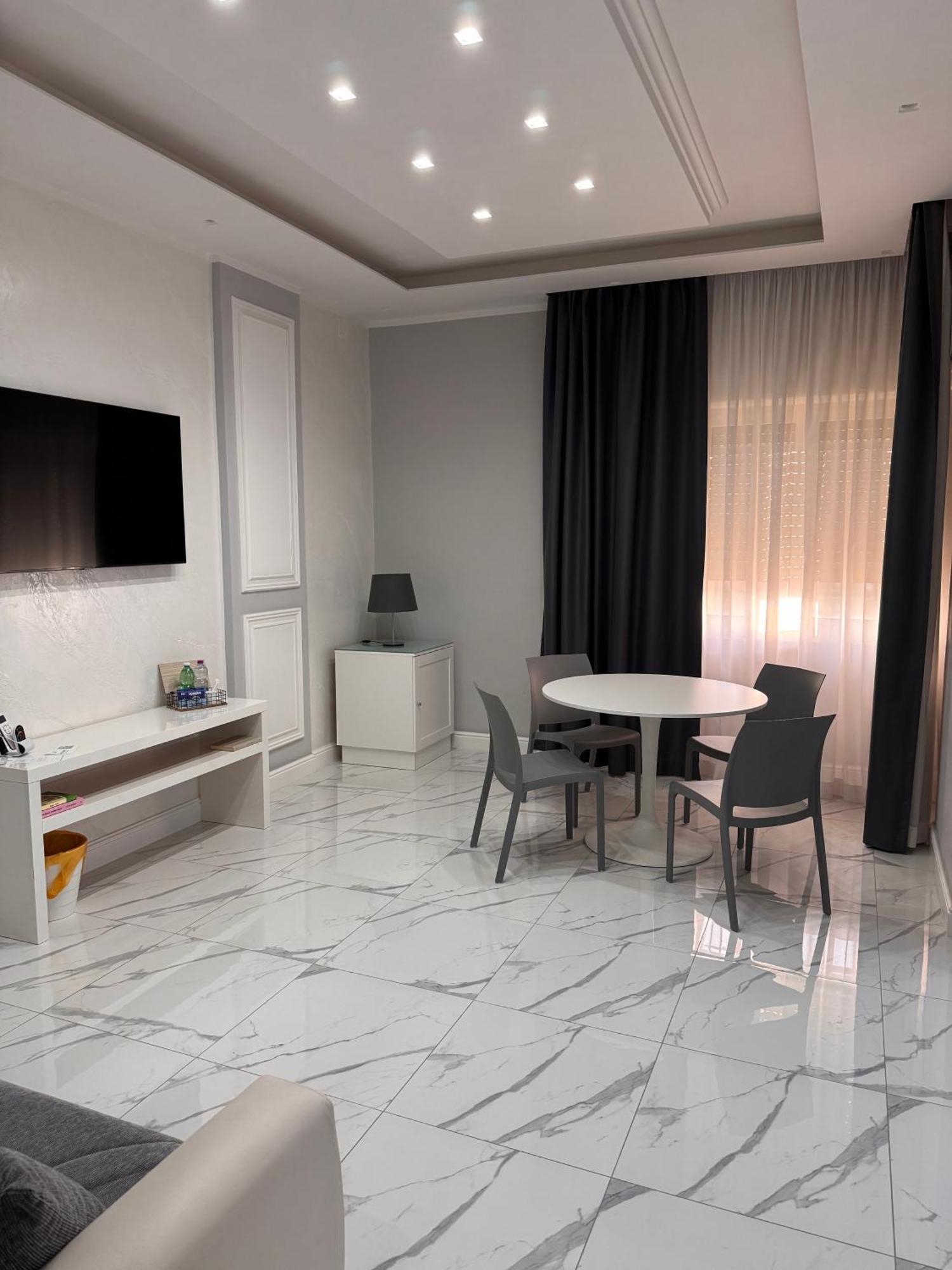 Lady Mary'S Luxury Suites Napoli Eksteriør bilde