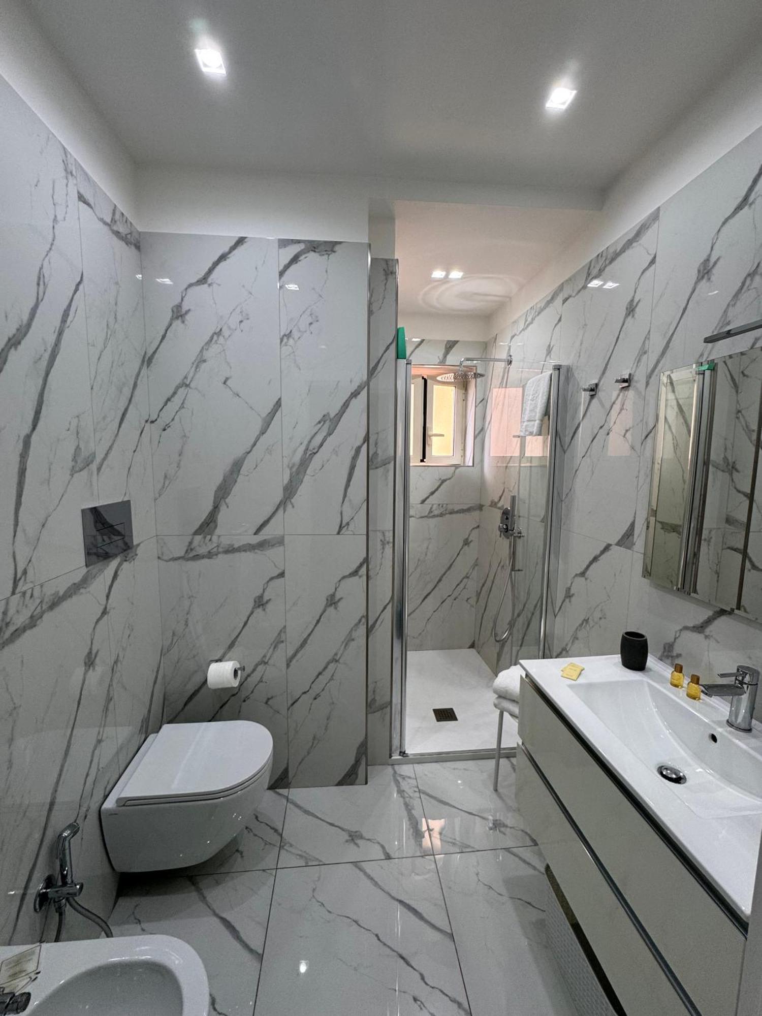 Lady Mary'S Luxury Suites Napoli Eksteriør bilde